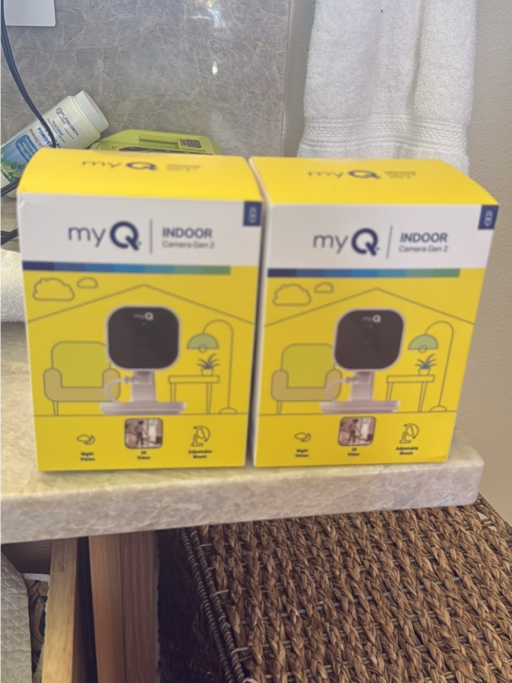 myQ 2K Indoor Smart Camera - White & Black